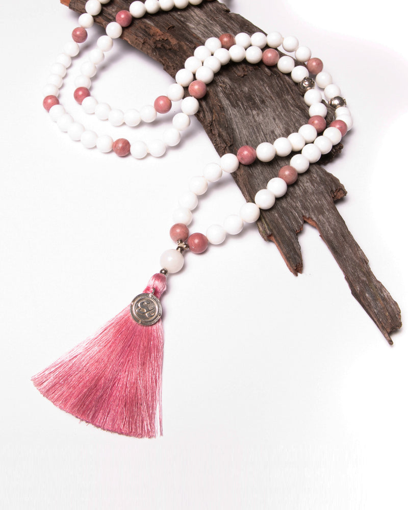 Mala Guru Bead Necklace in White Agate and Rhodonite