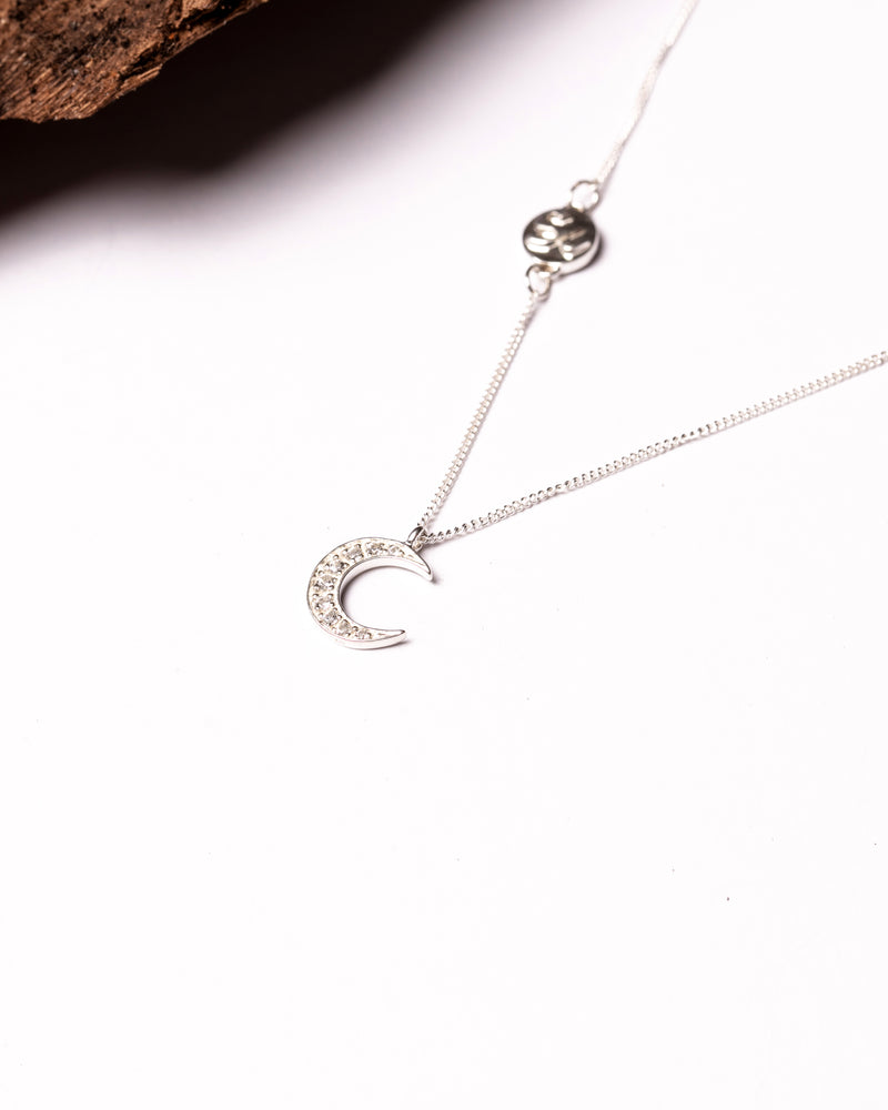 New Phase Necklace in White Topaz
