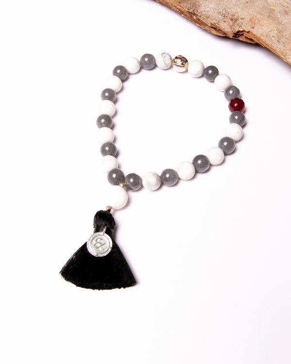 Mala Bead Bracelet in White Agate, Grey Aventurine, Howlite and Red Agate