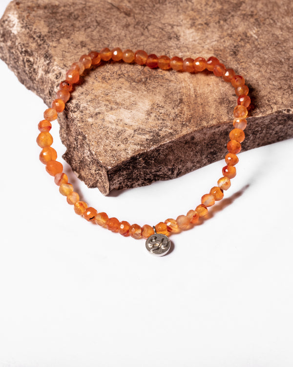 Abhijna Bracelet in Carnelian